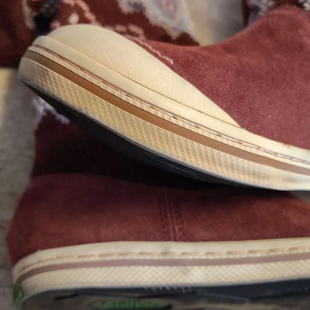 Y2K Simple Brand Burgundy Suede and Knit Sweater Flat Boots Size‎ 7.5